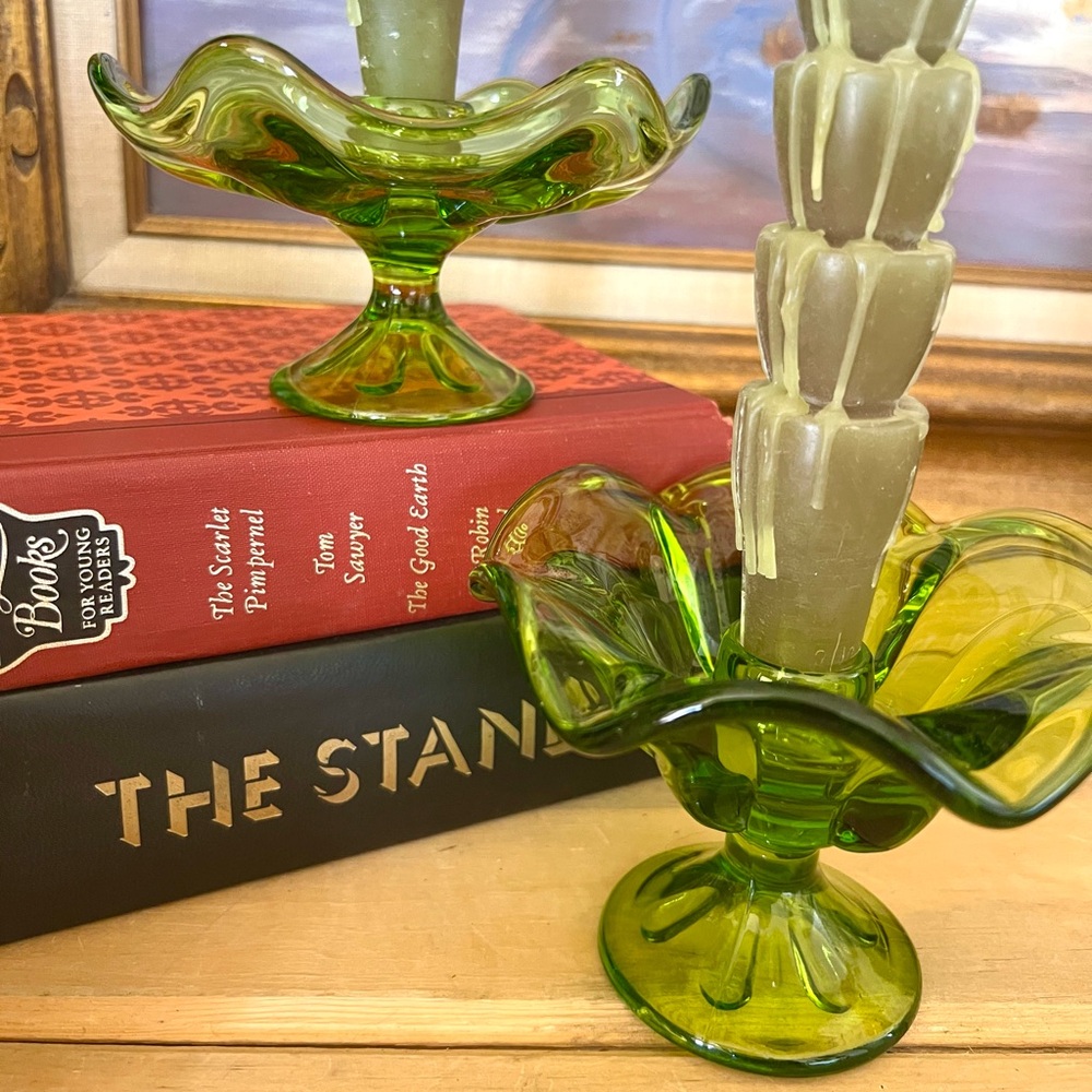 1950’s 60’s vintage Viking Glass Epic six-petal Set of Two Candle Stick Holder